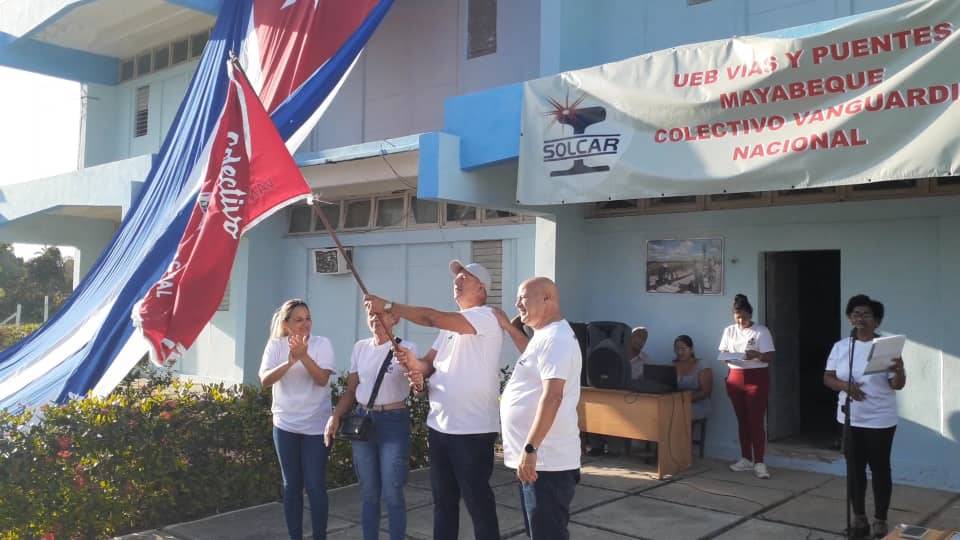 UEB de Vías y Puentes Mayabeque recibe condición “Colectivo Vanguardia Nacional”