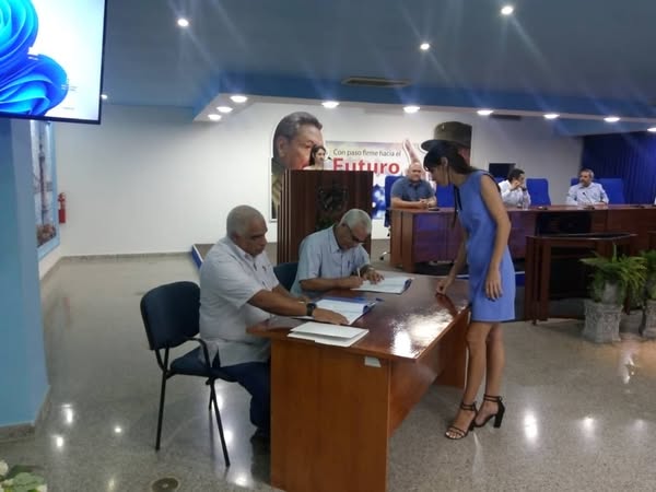 REALIZA ORGANO CENTRAL DEL MITRANS CAMBIO DE MANDO DE CUADROS 