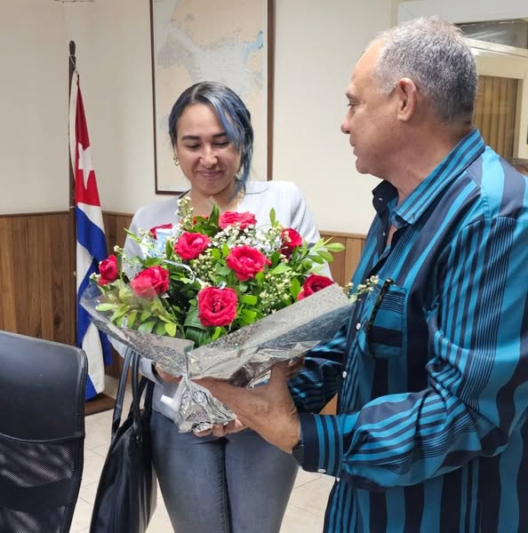 Reconocimiento al valor y capacidad de la mujer en el sector marítimo. 