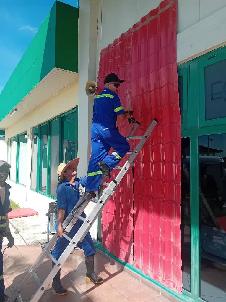 Aeropuerto Internacional Frank País García de #Holguín se prepara para impacto de Huracán Melissa.