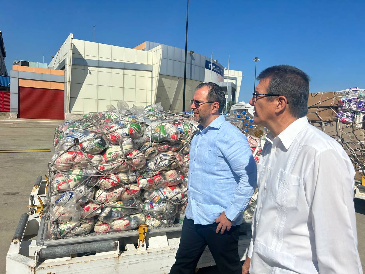 La ayuda, transportada por Conviasa desde el Aeropuerto de Maiquetía