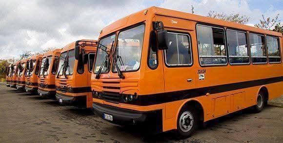 Nuestros conductores, garantizan con respeto y dedicación el traslado de cada uno de sus pequeños pasajeros.