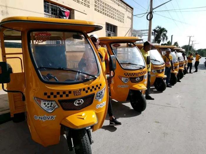 Granma impulsa el transporte sostenible con 35 ecotaxis eléctricos en Bayamo y Manzanillo