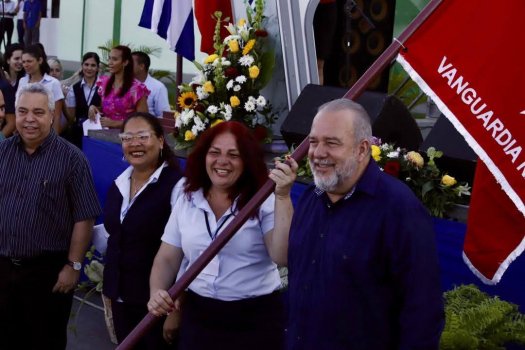 Celebran trabajadores de la aviación su día.